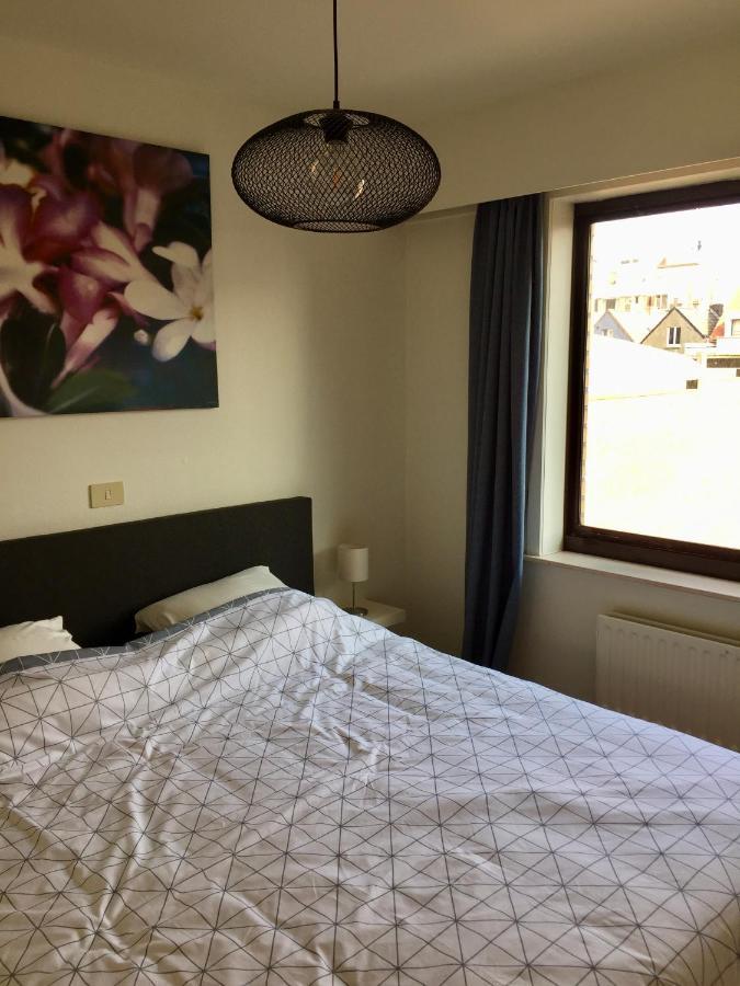 Rustig Appartement Met Zeezicht Dicht Bij Het Centrum Остенде Екстериор снимка